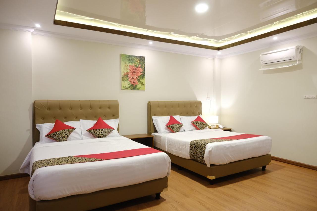 Joyful Hotel 탄중판단 외부 사진